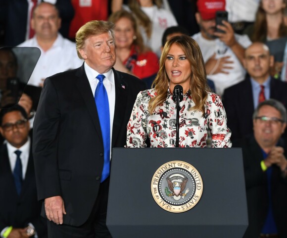 Trump langer ut mot Melania-konspirasjon